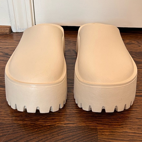 Target Wild Fable Brooke Clogs 6.5 - Picture 2 of 8